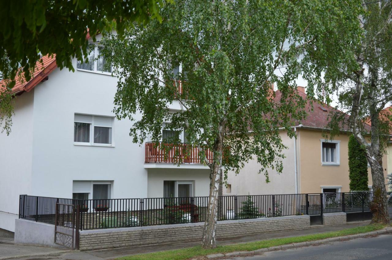 Varga Apartman Hévíz Exterior foto