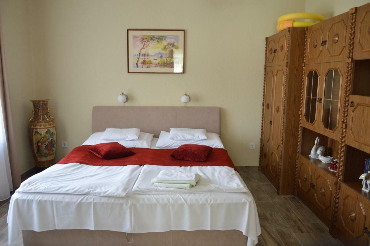 Varga Apartman Hévíz Exterior foto